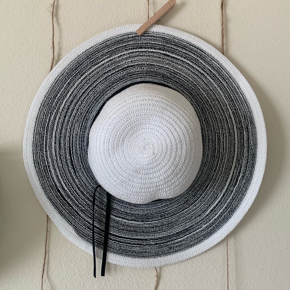 Beach Hat - Picture 6 of 6